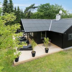 3 Bedroom Cozy Home In Nexø