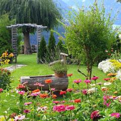 Ferienwohnung in der ersten Etage mit maßgefertigter Möblierung