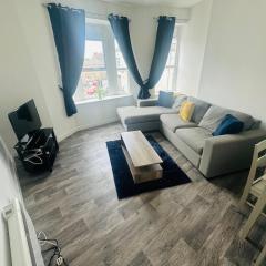 Cardiff flat 3 mins to city centre sleeps up to 6