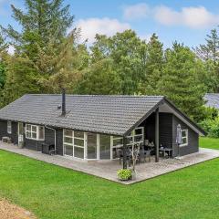 Three-Bedroom Holiday Home In Blavand