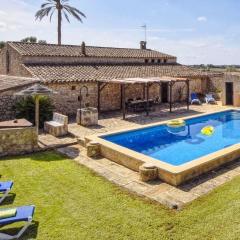 Wunderschönes Ferienhaus in Vilafranca De Bonany mit Privatem Pool