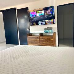 Deco 6B Modern Studio Great Location