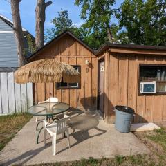 Tiny Wood Cottage 09