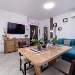 1-Bedroom apartment with Free Private parking