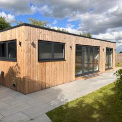 Court Lane Stables - Premium Rural Retreat with Hot Tub