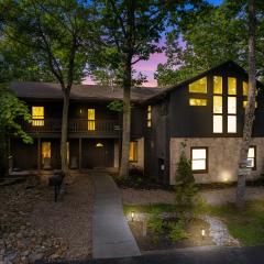 Smoky Vista Retreat, Hot Tub, Game Room, WIFI, 560 FREE tickets each paid day