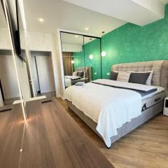 Top Deluxe Apartment in the Center