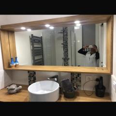 Appartement duplex en résidence familiale et surveillée de 2 chambres à deux pas de paris avec sa place de parking et son jardinet Pas de fêtes