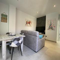 Playa La Barrosa, AlojamientosLola