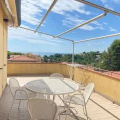 Numana, 600 mt mare trilocale con ampia terrazza vista mare