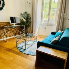 2- Cosy one bedroom apt 2-4p, located Place Nationale