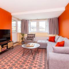 Spacious 4BR apt with large balcony