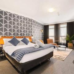 KozyGuru | Sydney CBD | Vibrant City Studio