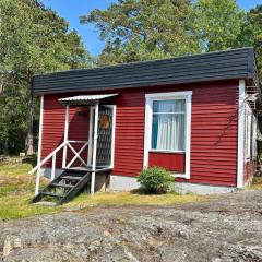 6 person holiday home in Djurhamn