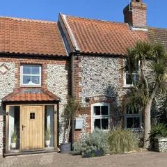Bulmer Cottage by Winterton Cottages