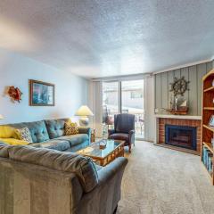 Breakwater Escape A 200 - Spacious Condo with BBQ grill, board games, and fireplace