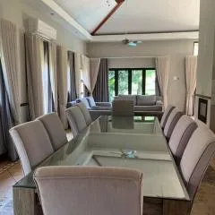 Cozy Pecanwood Estate Villa