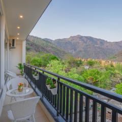 Perfectstayz Value Alpine Retreat - Hill view rooms