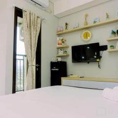 Restful and Comfortable Studio Transpark Bintaro Apartment By Travelio