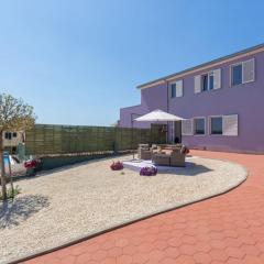 Figaro Vrsar with Pool and Garden for 4 Persons