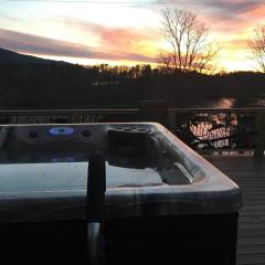 Lake Escape To An Elegant 4 Br Home