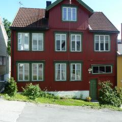 レッド オールド ハウス トロムソ アパートメント（Red Old House Tromsø Apartment）