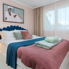 New apartment meters from metro