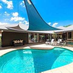 Idyllic Whitsunday Holiday Home with amazing views