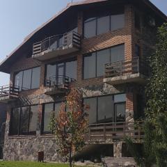 Hotel Riverside Inn