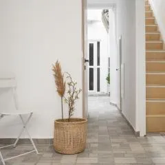 EliAna home at Venetian walls by 8essentially