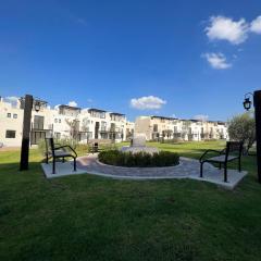 2BR 2B Beautiful close 5 min to centro, pool
