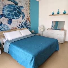 3 min walk to Award Winning Beaches!