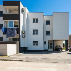 1 Bedroom Nice Apartment In Pula