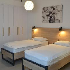 MAKS Osijek Center, self check in, free parking