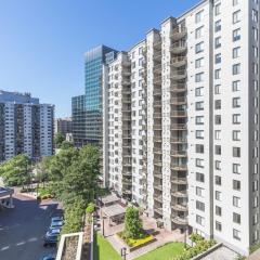 Stylish 2BR Haven - Minutes from DC & Airport