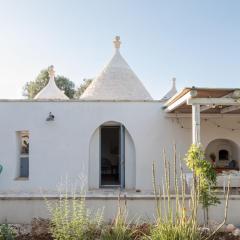 Trullo fiorone with private pool