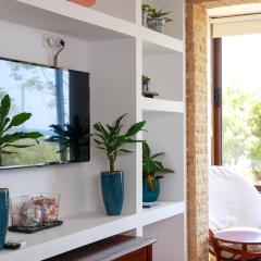 Piale Palms Makenzie Beach Front Apartment, Larnaca