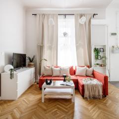 Dream Stay in Budapest-Steps to Buda Eye & Fashion Street