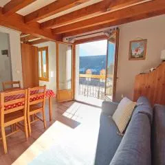 La Tanière, T2 duplex, centre Luchon, 4 personnes, wifi, 3ème étage