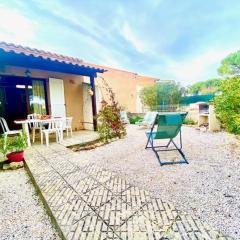 Charmante Villa T2 mezzanine, CLIMATISATION, Piscine, Parking, proche Plage - FR-1-795-42