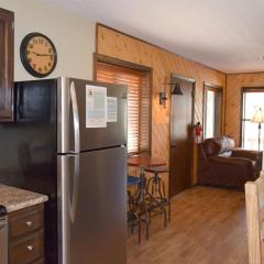 Little Fanny - Pet Friendly - Satellite - Fireplace - Grill - Close to Everything