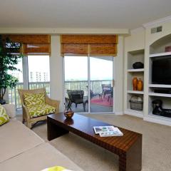 Coastal Comfort 3BR Condo Beachside Relaxation
