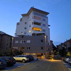 White Roses- free park Mazzini Sant'orsola