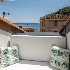 PETITE PARAGGI Vista e Comodità sul Mare