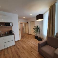 Old Town Apartments - B34