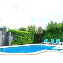 Pula Pool Retreat