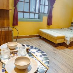 Near river, center of city, fast WIFI