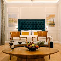 Curcumelli Luxury Suites