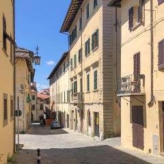 2 Bedroom Nice Apartment In Arezzo