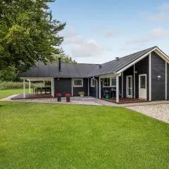 Lovely Home In Hobro With Wifi